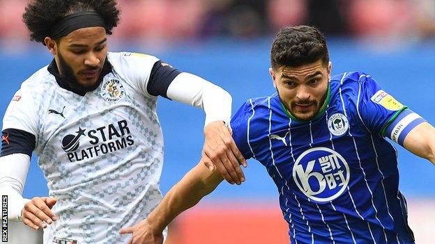 Luton Town vs Wigan Athletic (00:30 &#8211; 08/01) | Xem lại trận đấu