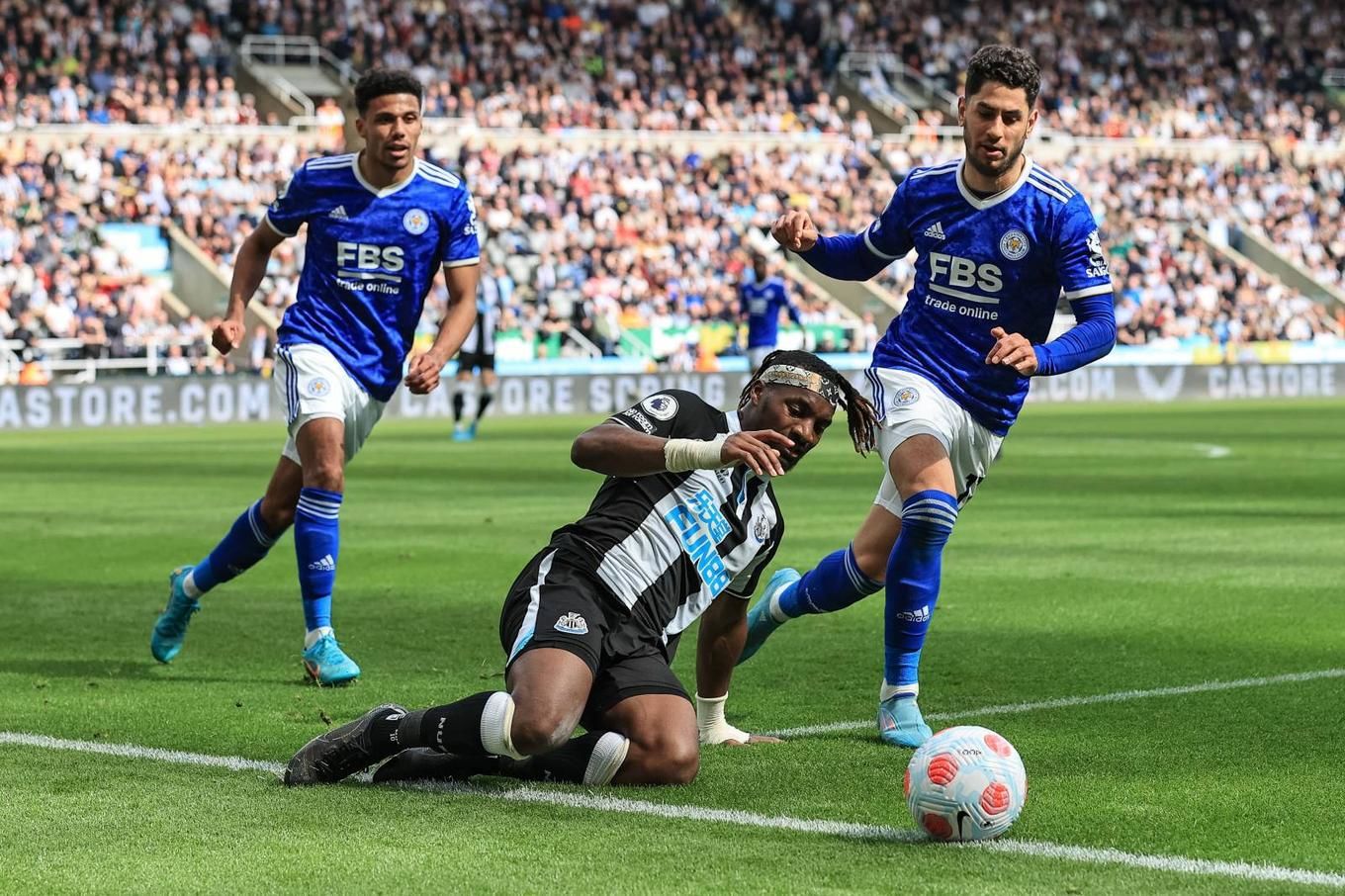 Newcastle vs Leicester City (03:00 &#8211; 11/01) | Xem lại trận đấu