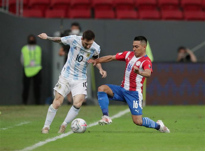 Argentina vs Paraguay (06:00 &#8211; 13/10) | Xem lại trận đấu
