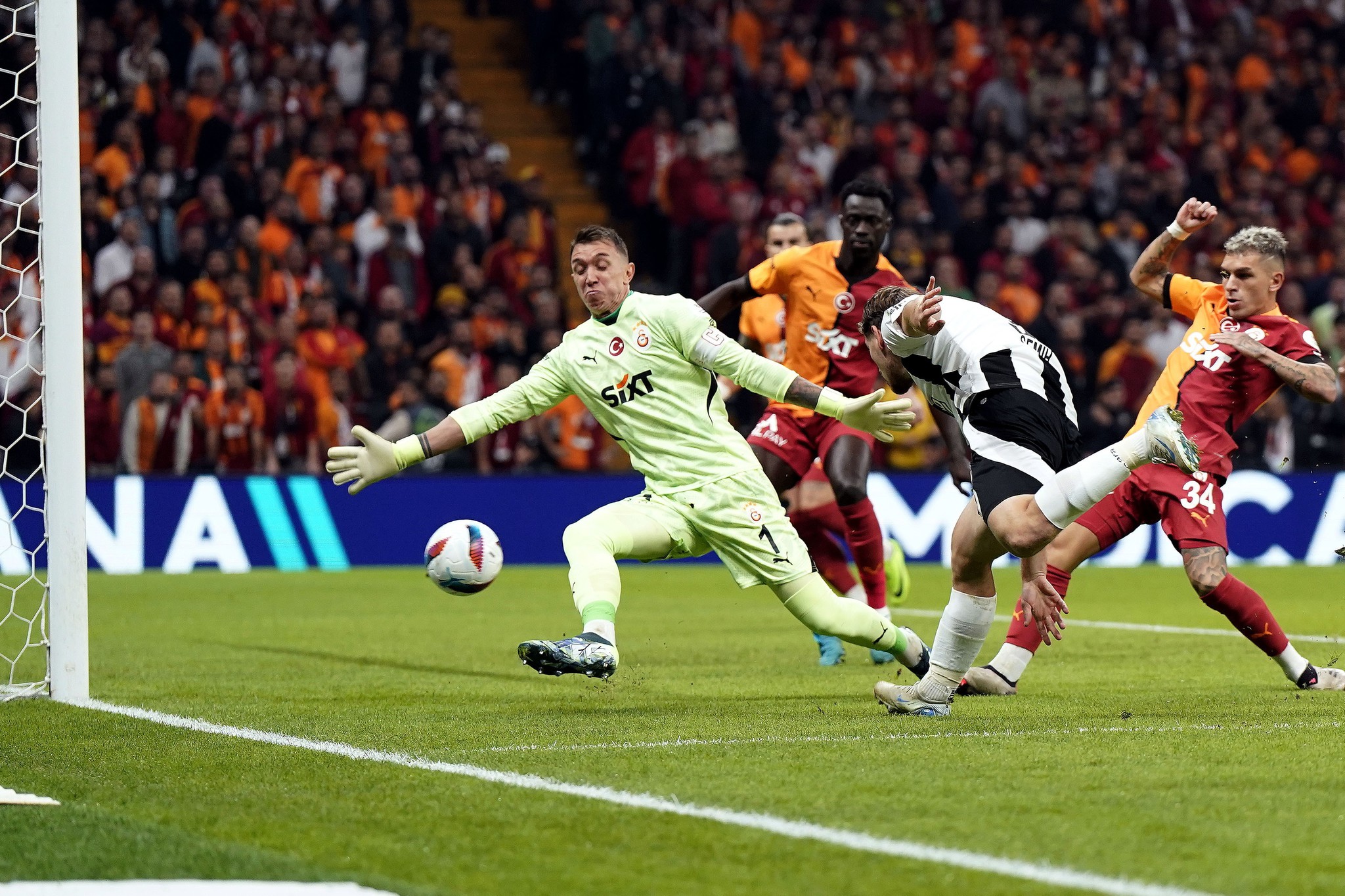 Nhận định soi kèo Besiktas vs Galatasaray lúc 0h30 ngày 30/3/2025