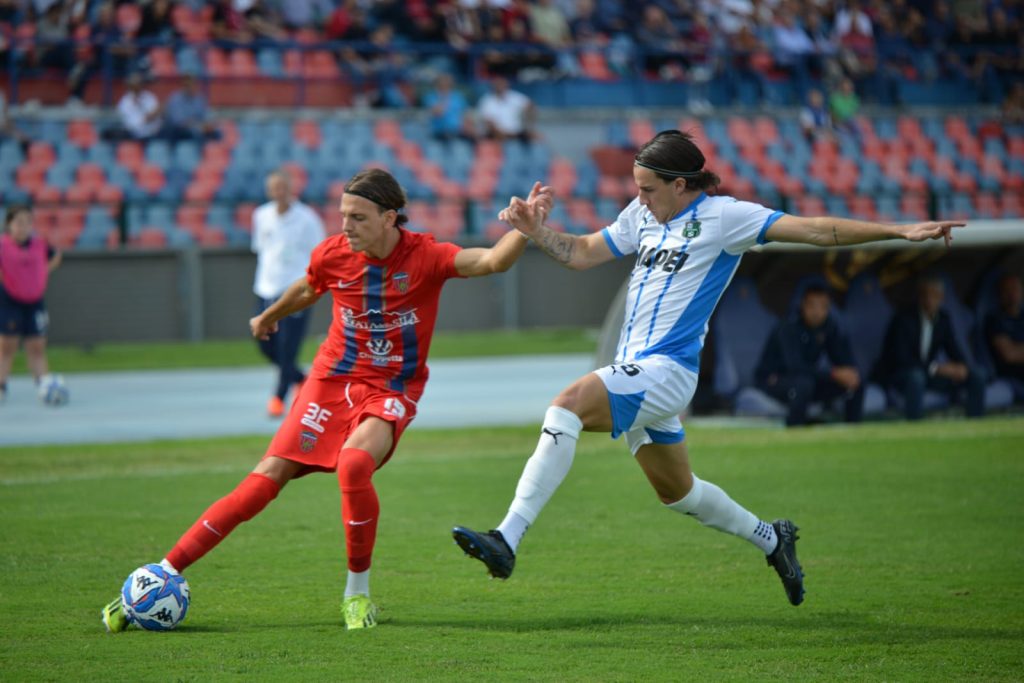 nhan-dinh-soi-keo-cosenza-vs-bari-luc-20h00-ngay-1-5-2025